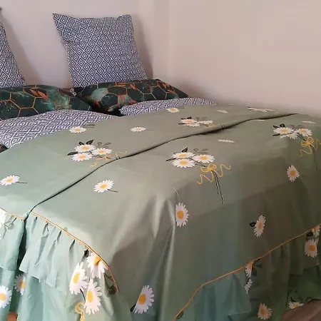 White Haven 公寓 *